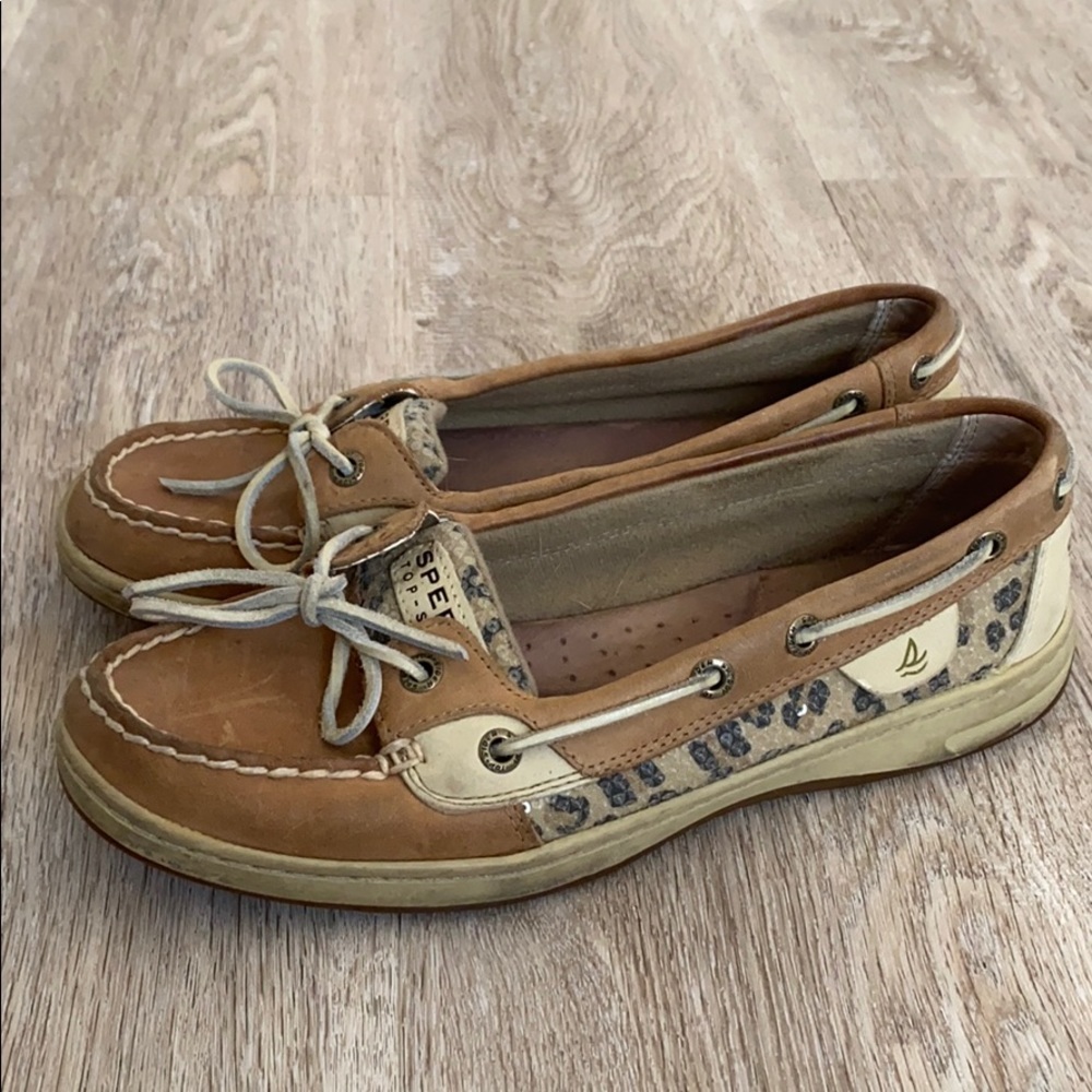 Leopard Sperrys